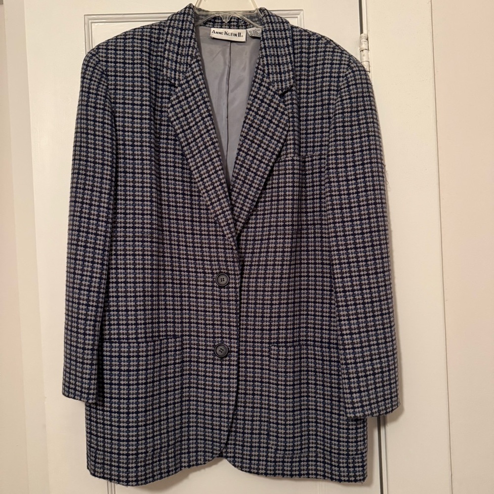 TWO BUTTON BLAZER - Picture 2 of 3